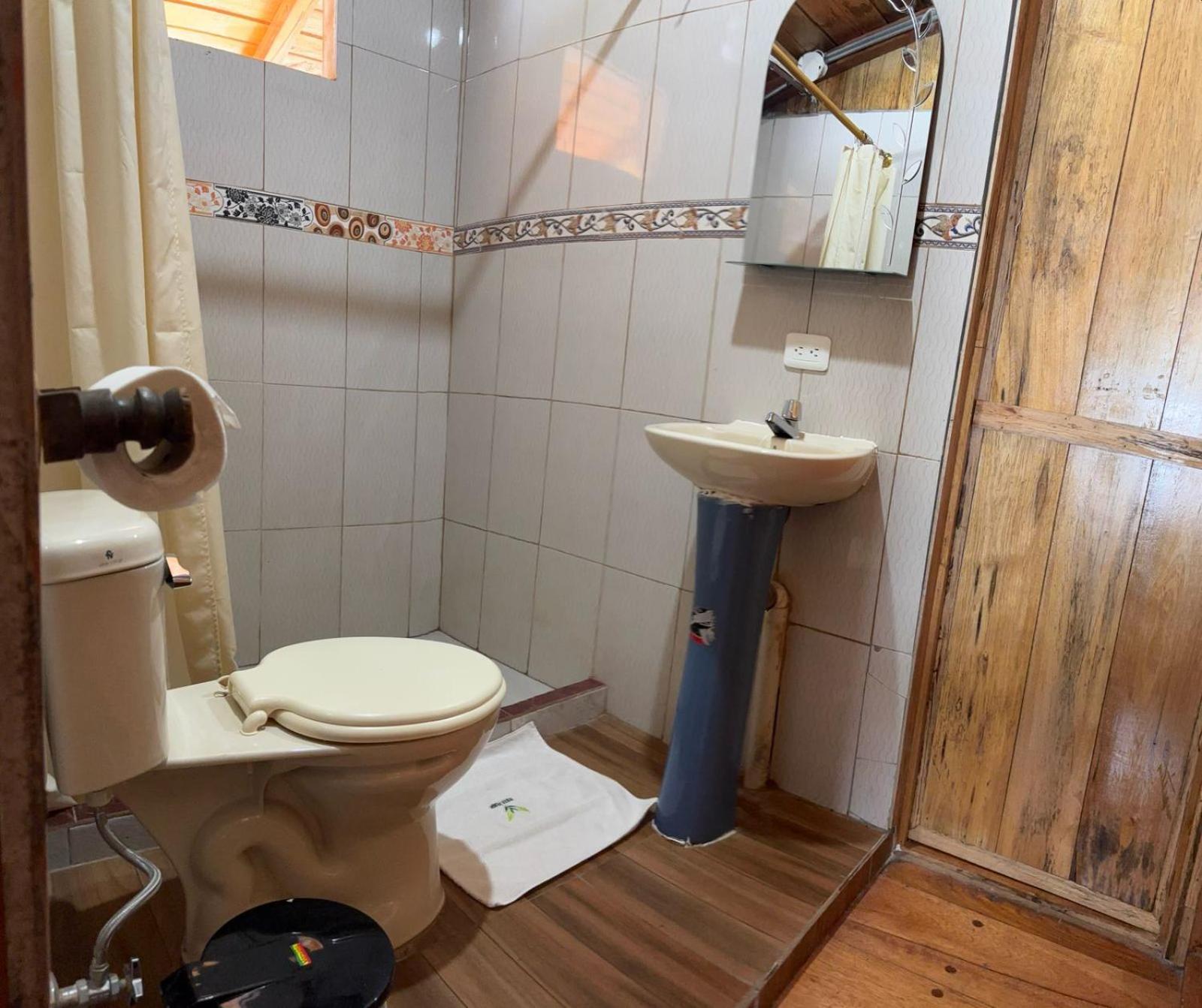 Hostal Vista Verde Mindo Luaran gambar